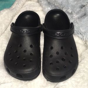 Black Crocs